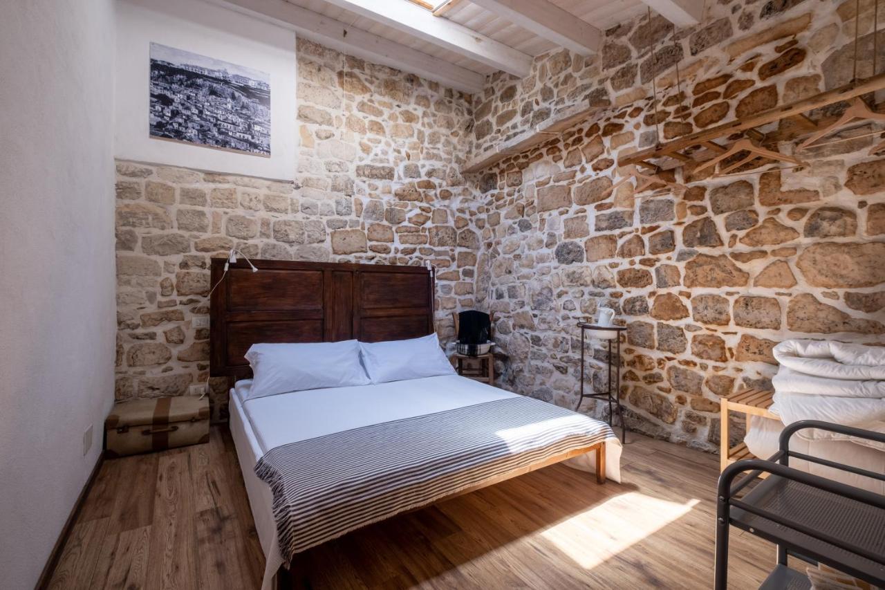 Case-Grotte Degli Avi, Esperienza Abitativa In Grotta Modica Exterior foto