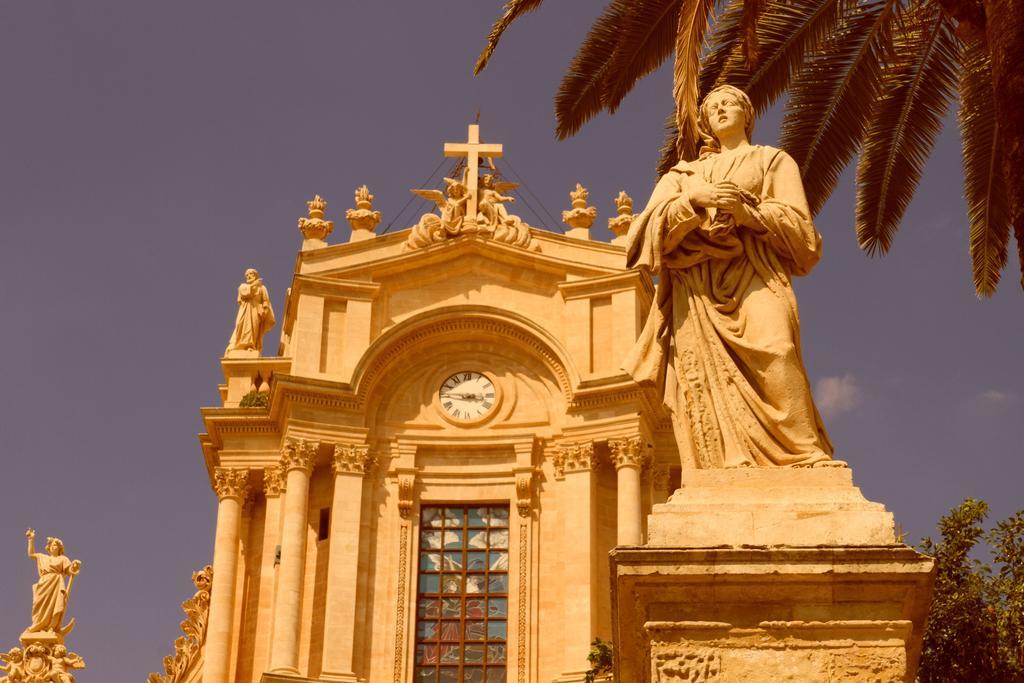 Case-Grotte Degli Avi, Esperienza Abitativa In Grotta Modica Exterior foto