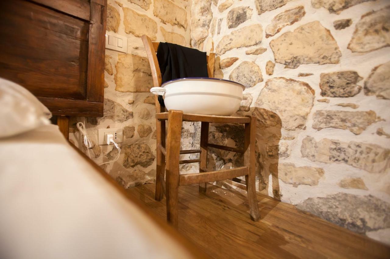 Case-Grotte Degli Avi, Esperienza Abitativa In Grotta Modica Exterior foto